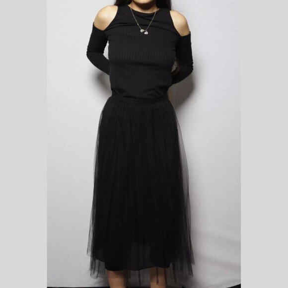 NWT VERSACE Black Tulle Pleated Midi Skirt Sheer 2017 Sz 46 - Picture 2 of 6